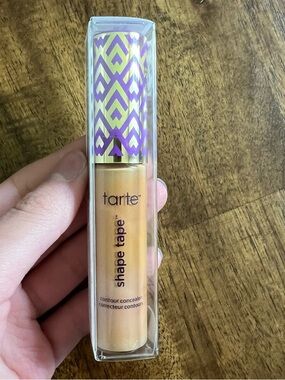 tarte Shape Tape Concealer – purple and gold patterned cap, shade medium